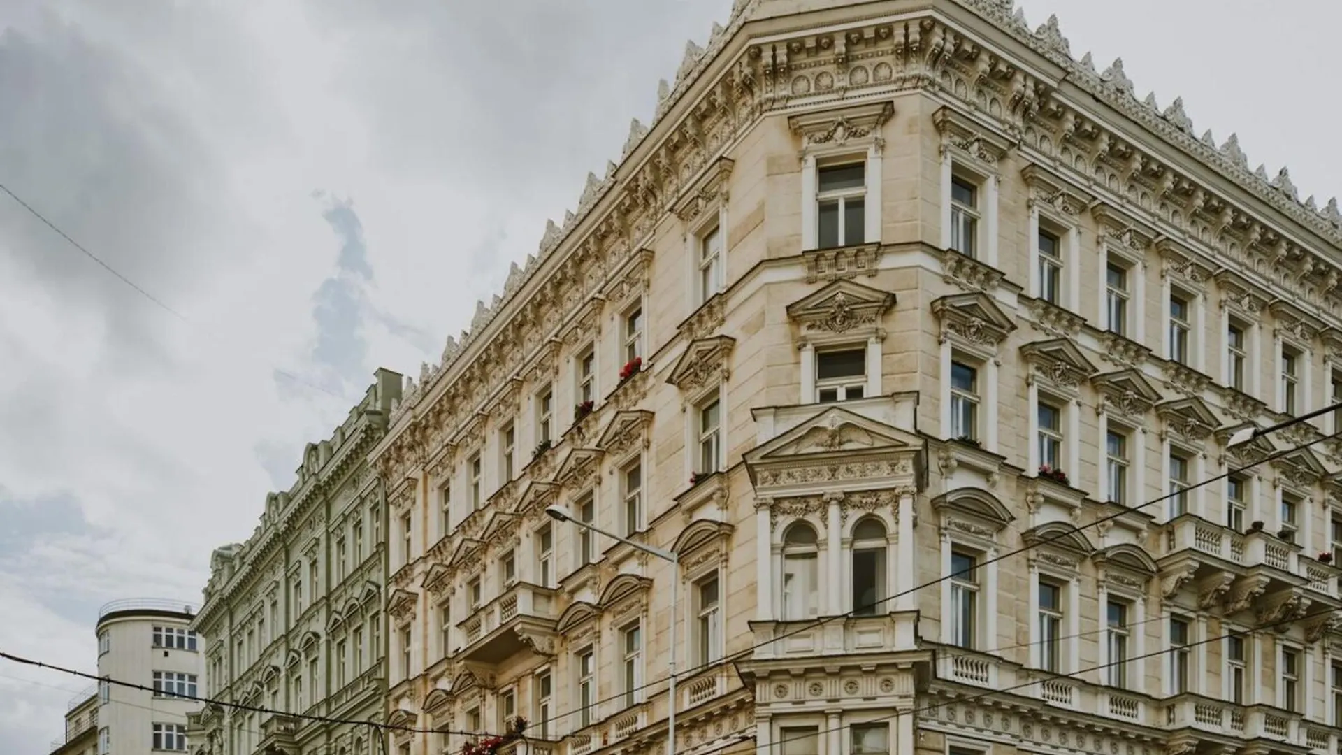 Dream Blue In City Centrewenceslas Sq In Walk Prag 0*,  Tjekkiet