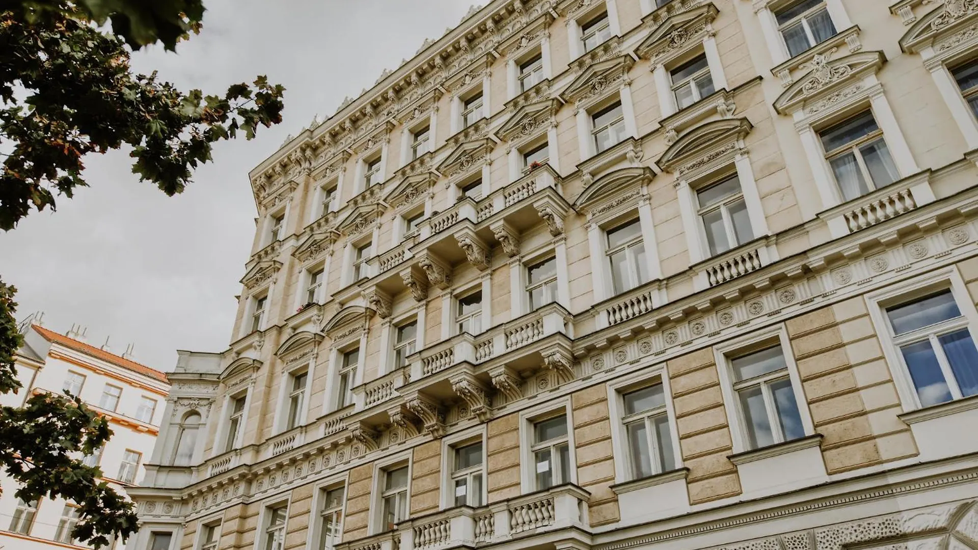 Dream Blue In City Centrewenceslas Sq In Walk Praag